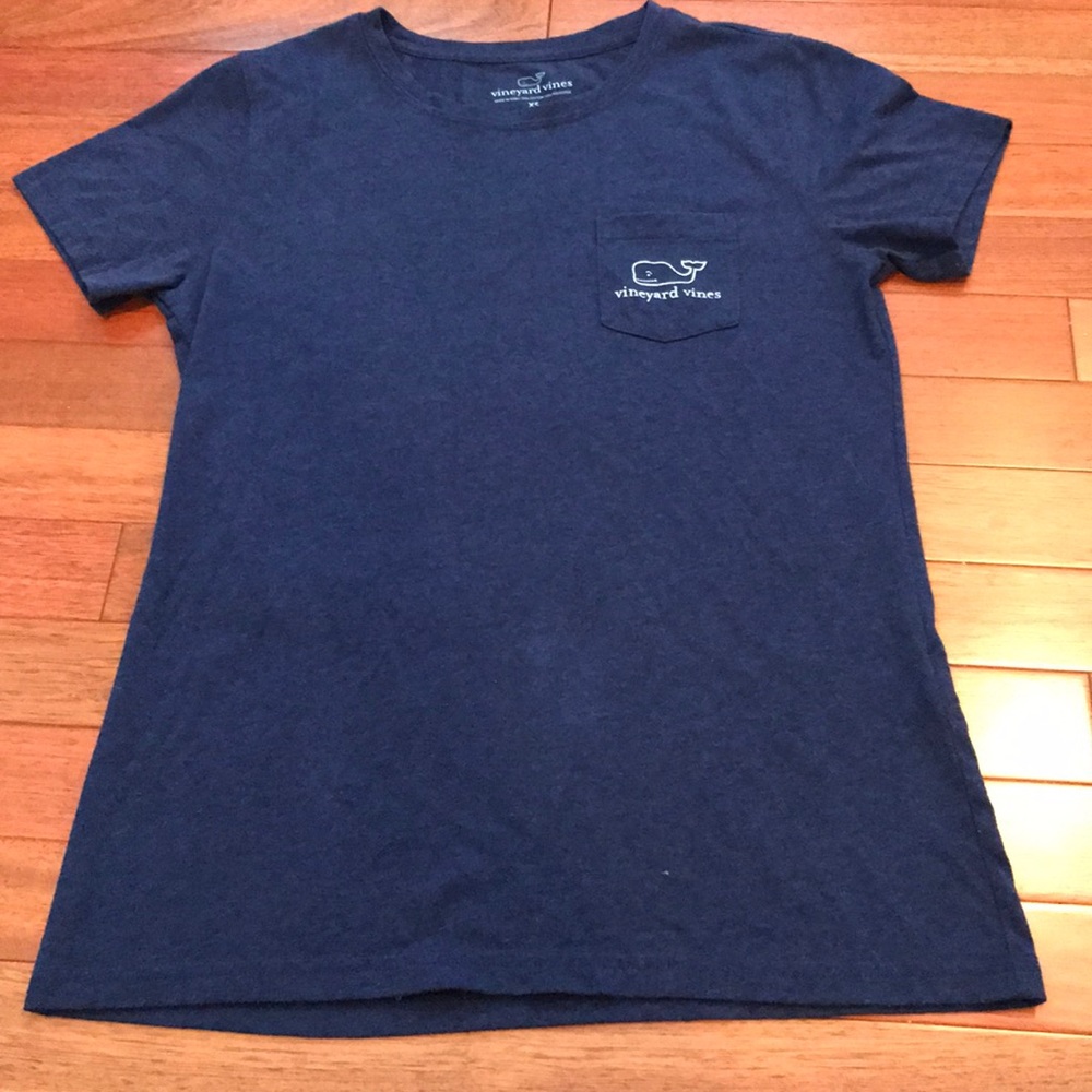 Women’s navy tee with pocket, Vineyard Vines